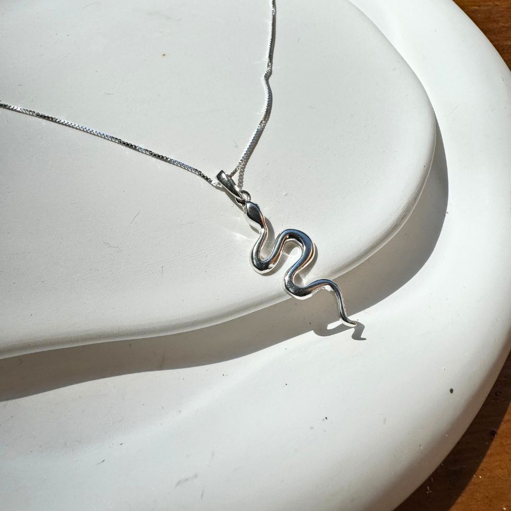Noble Silver Snake Necklace