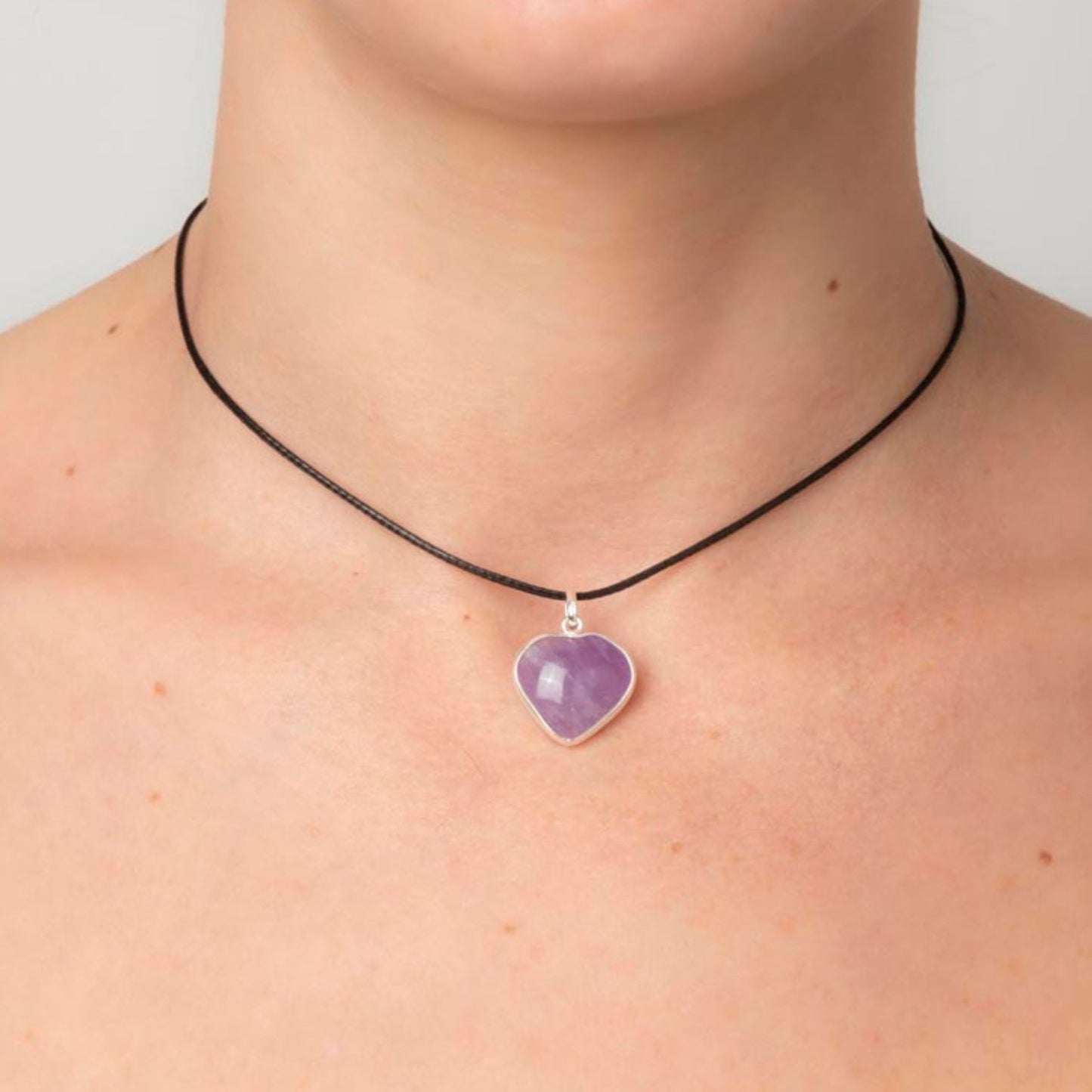 Noble Silver Heart Pendant with Small Amethyst Natural Stone