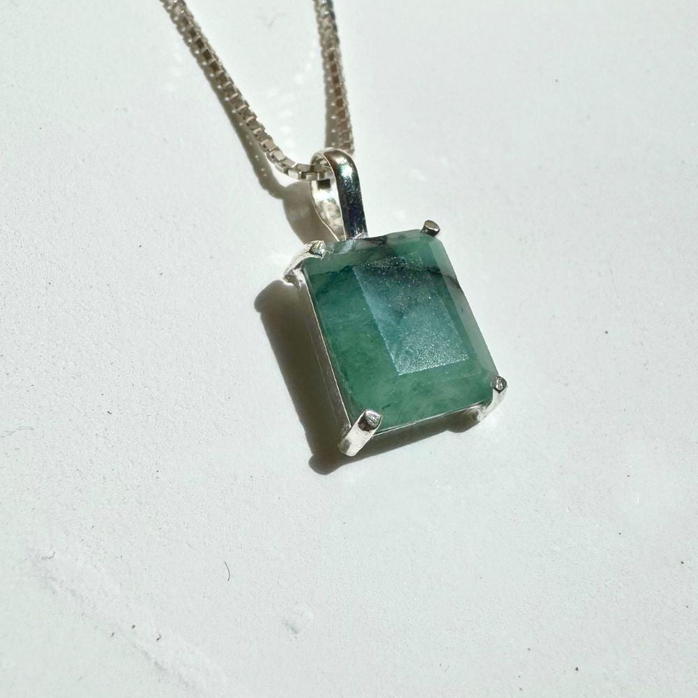 Delicate Rectangular Emerald 925 Silver Pendant