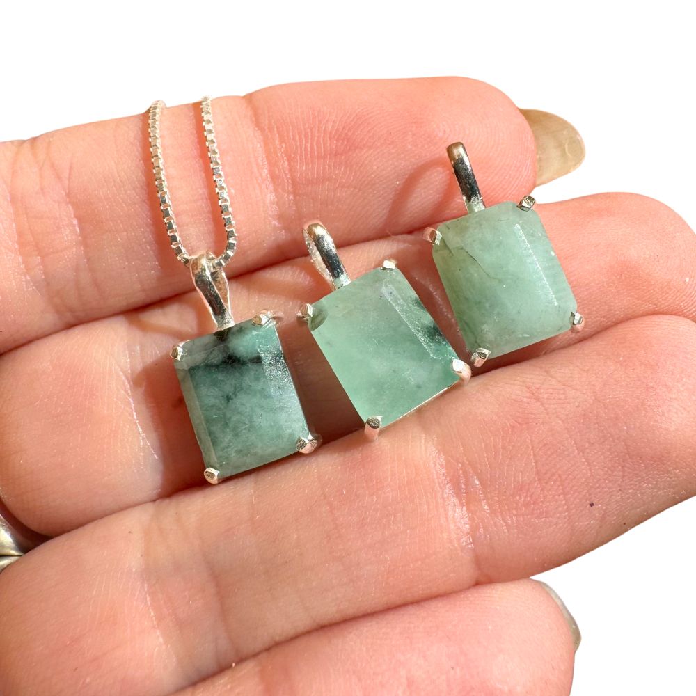 Delicate Rectangular Emerald 925 Silver Pendant