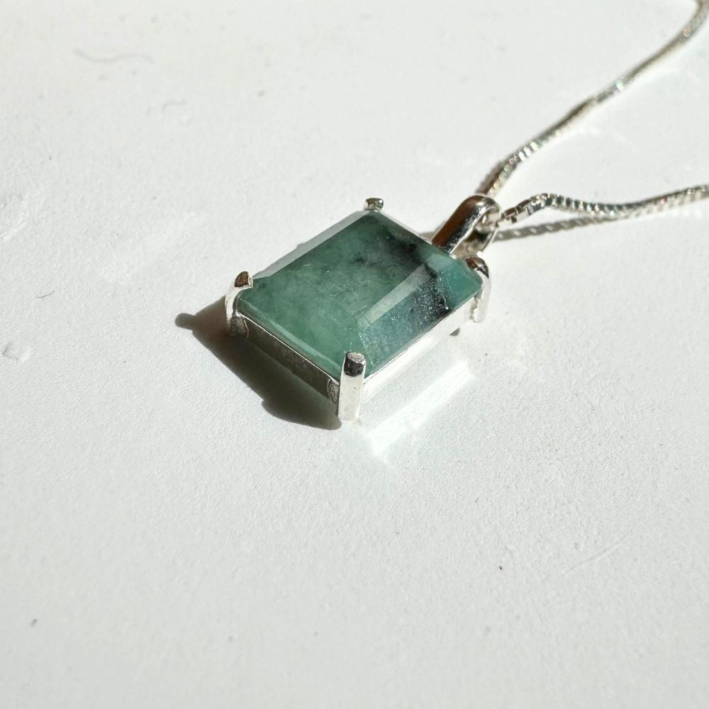 Delicate Rectangular Emerald 925 Silver Pendant